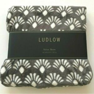 Ludlow Velvet Throw Blanket